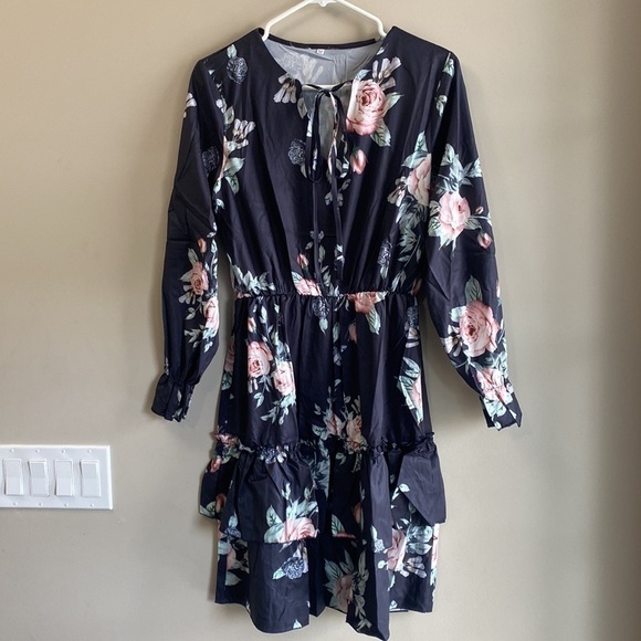 Black Ruffle Floral Long Sleeves Dress - Picture 2 of 5